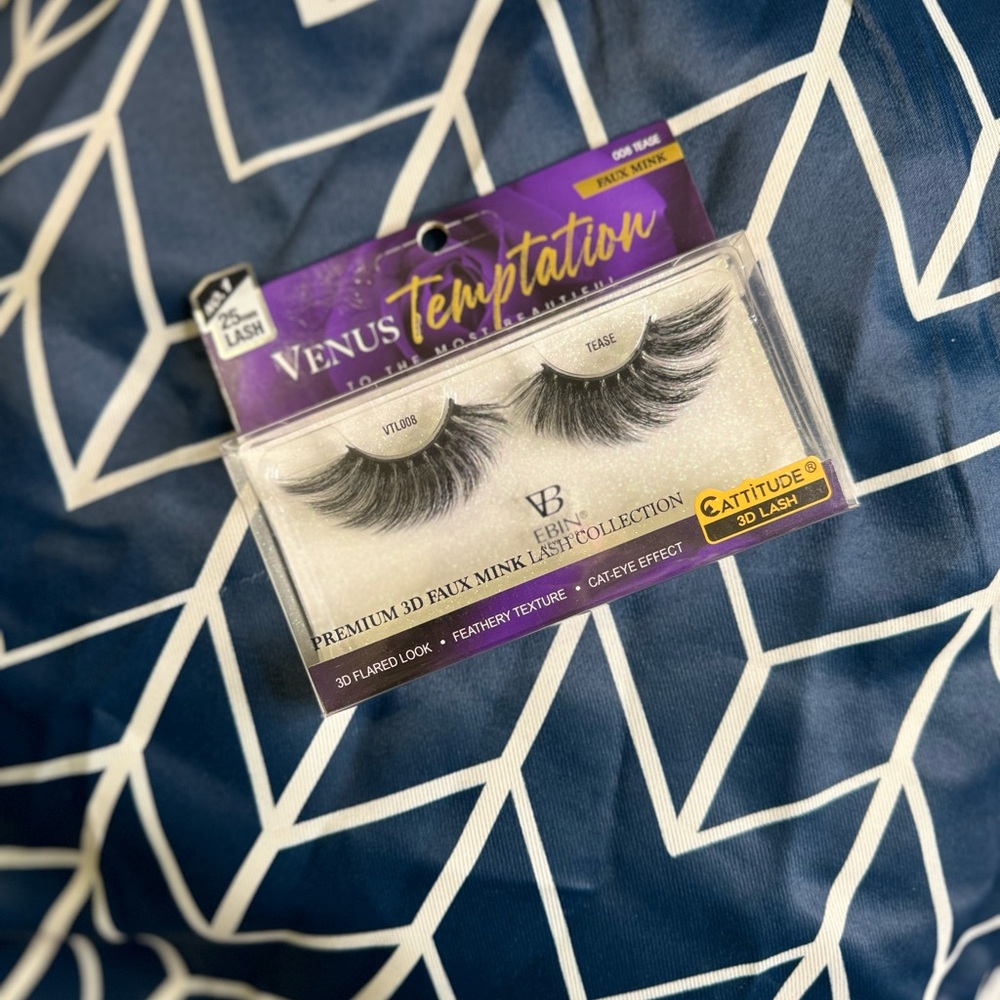 Volume Strip Lashes